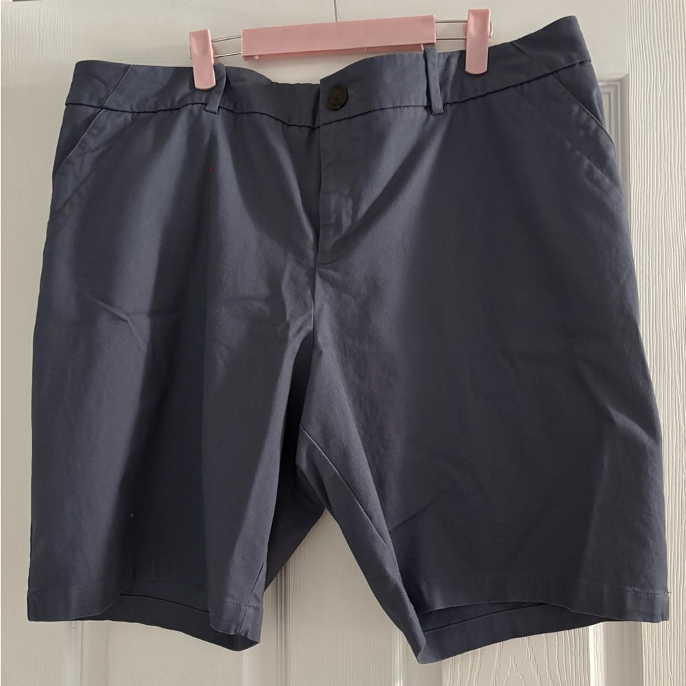 BNWT AVA & VIV BERMUDA SHORTS IN A SIZE 20W